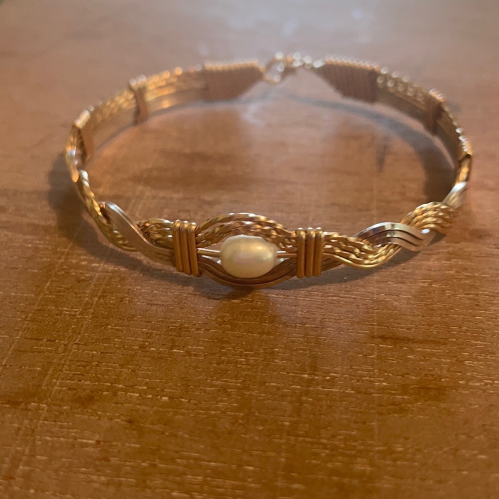 Ronaldo bracelet with pearl gold artist wire
